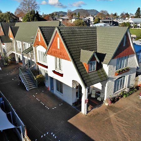 Colonial Lodge Motel Таупо Экстерьер фото