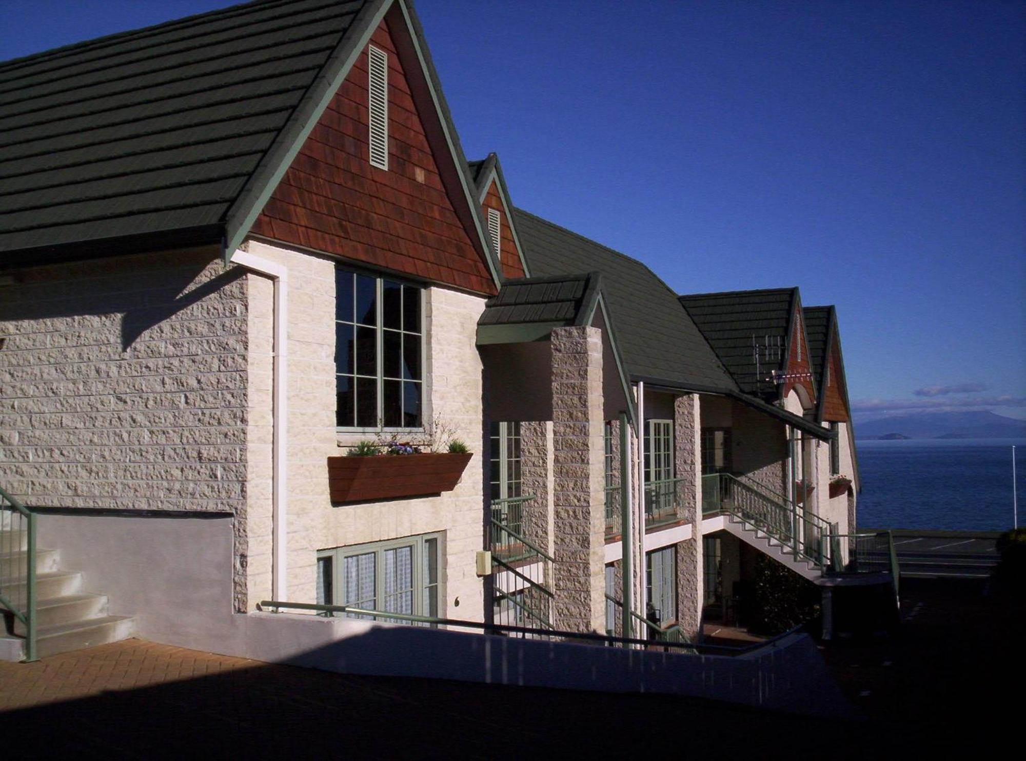 Colonial Lodge Motel Таупо Экстерьер фото
