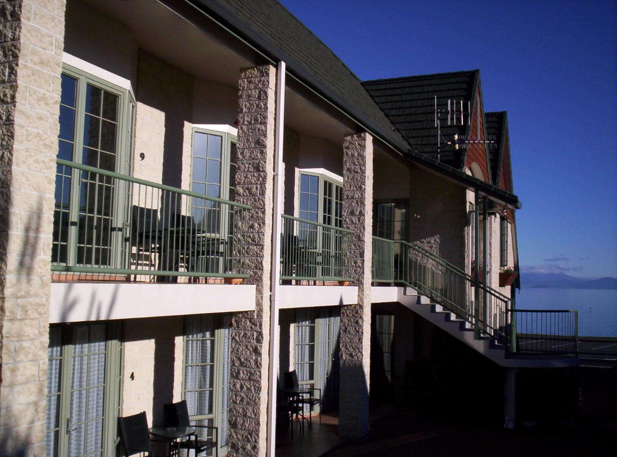 Colonial Lodge Motel Таупо Экстерьер фото